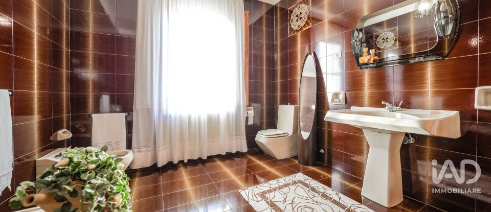 House boat 3 rooms of 183 m² in Mesola (44026)