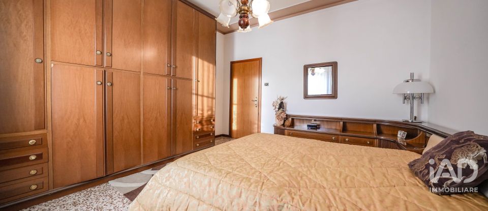 House boat 3 rooms of 183 m² in Mesola (44026)