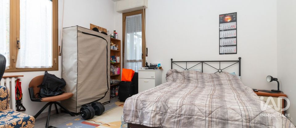 Apartment 6 rooms of 135 m² in Torino (10135)