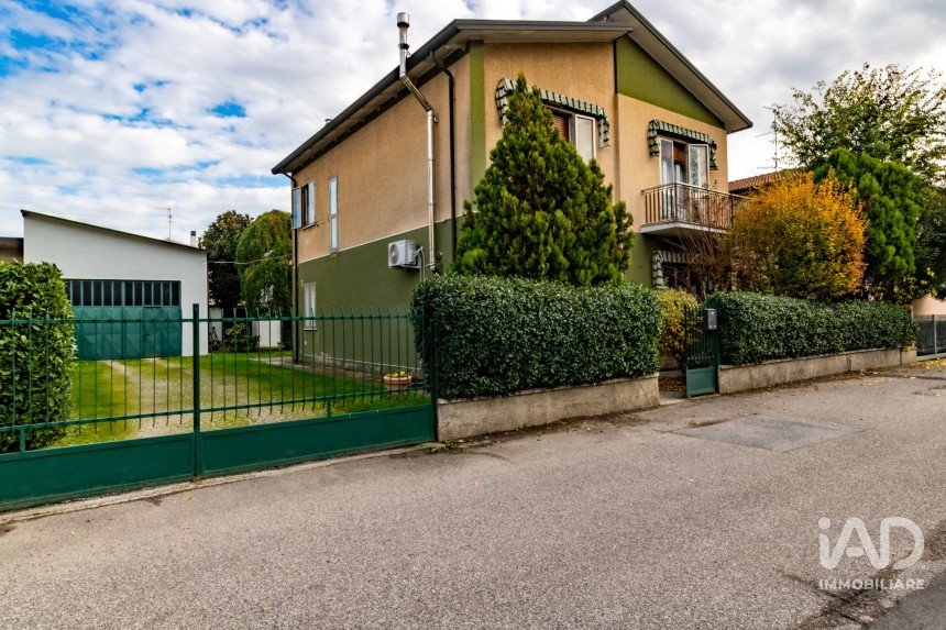 House 7 rooms of 250 m² in Cerea (37053)