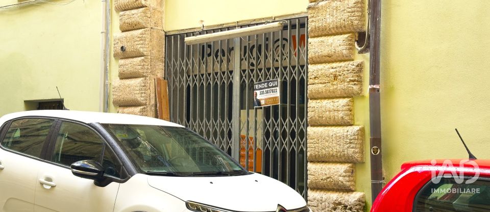 Negozio / locale commerciale di 78 m² in Perugia (06123)