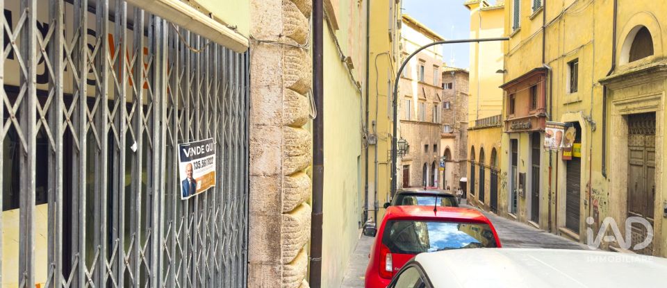 Negozio / locale commerciale di 78 m² in Perugia (06123)
