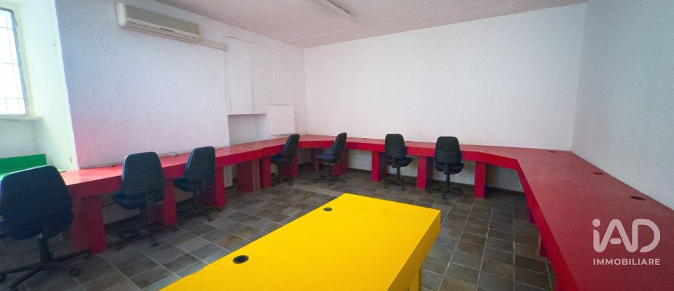 Negozio / locale commerciale di 78 m² in Perugia (06123)