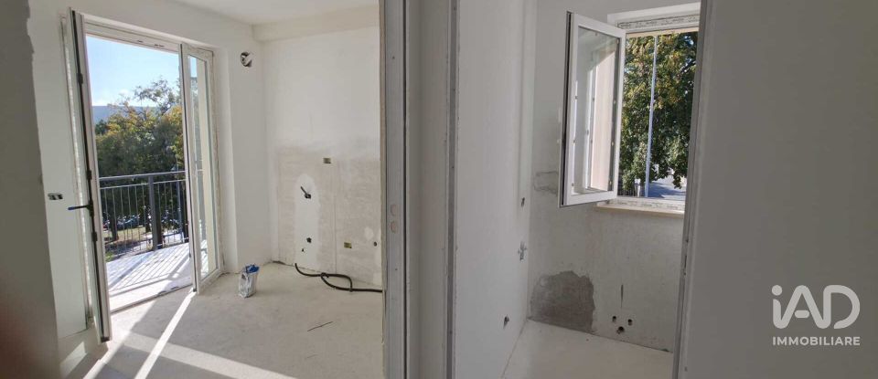 Block of flats 3 rooms of 105 m² in Sirolo (60020)