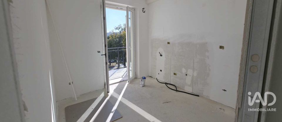 Block of flats 3 rooms of 105 m² in Sirolo (60020)