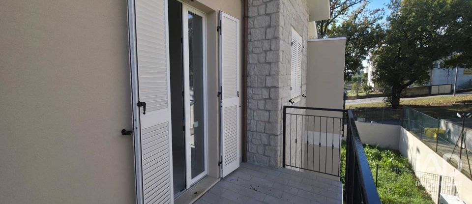 Block of flats 3 rooms of 105 m² in Sirolo (60020)