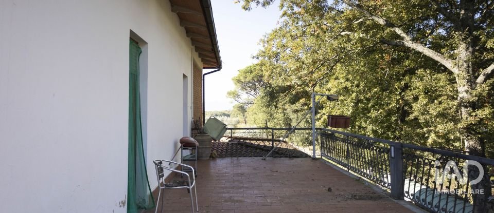 Hotel-restaurant of 1,100 m² in Terranuova Bracciolini (52028)