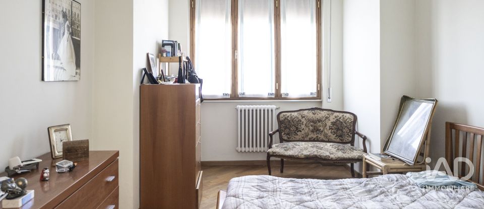 Hotel-restaurant of 1,100 m² in Terranuova Bracciolini (52028)