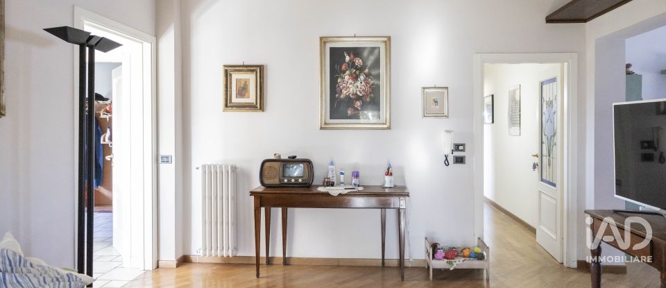 Hotel-restaurant of 1,100 m² in Terranuova Bracciolini (52028)