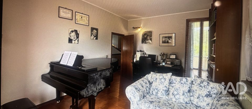 Casale 12 locali di 289 m² in Figline Valdarno (50063)