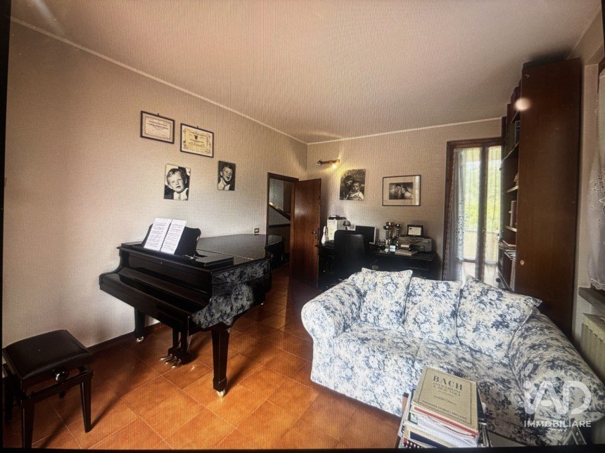 Casale 12 locali di 289 m² in Figline Valdarno (50063)