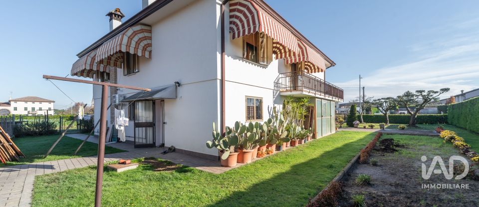 Casa indipendente / Villa 5 locali di 192 m² in Selvazzano Dentro (35030)