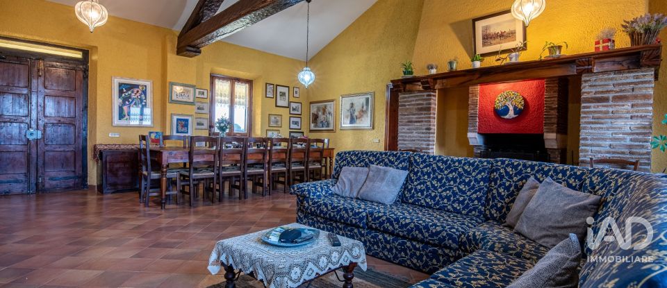 Rustico 8 locali di 320 m² in Bastia Umbra (06083)