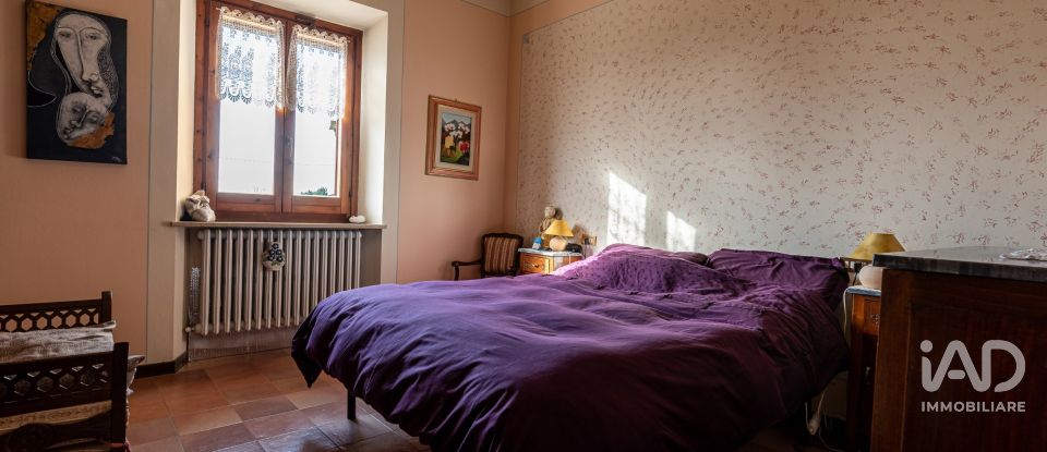 Rustico 8 locali di 320 m² in Bastia Umbra (06083)