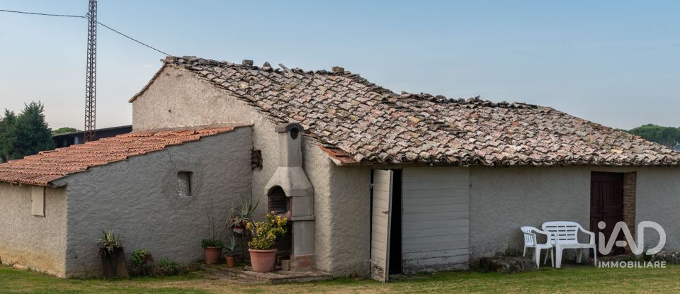 Rustico 8 locali di 320 m² in Bastia Umbra (06083)