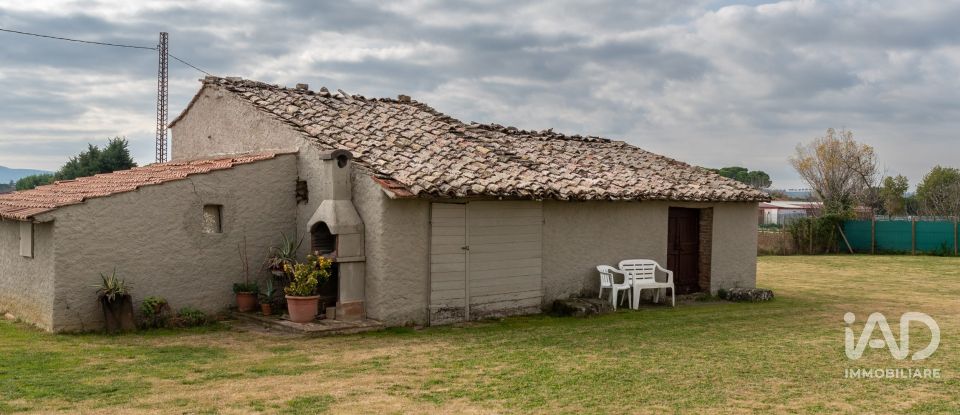 Rustico 8 locali di 320 m² in Bastia Umbra (06083)