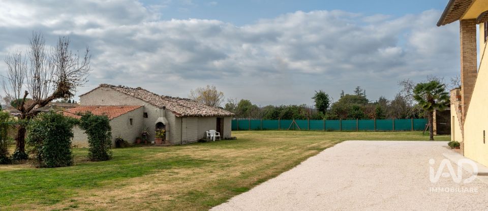 Rustico 8 locali di 320 m² in Bastia Umbra (06083)