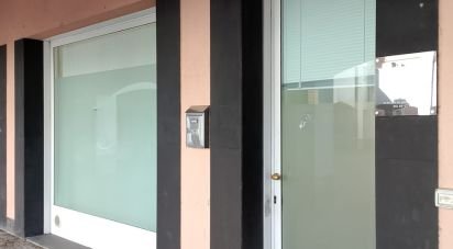 Negozio / locale commerciale di 55 m² in Arenzano (16011)