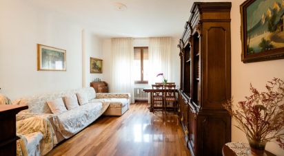 Three-room apartment of 83 m² in Firenze (50144)