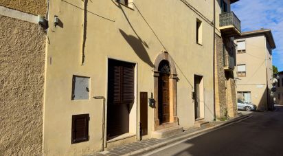 Casa indipendente 3 locali di 105 m² in Bastia Umbra (06083)