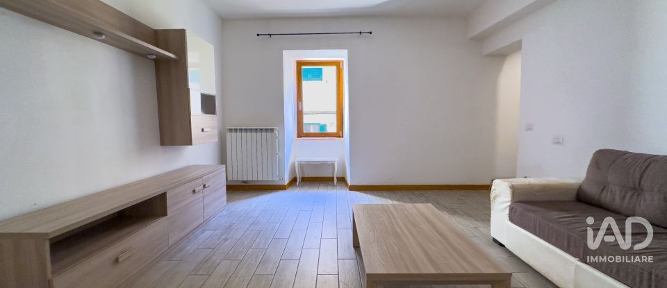 Casa indipendente 3 locali di 105 m² in Bastia Umbra (06083)
