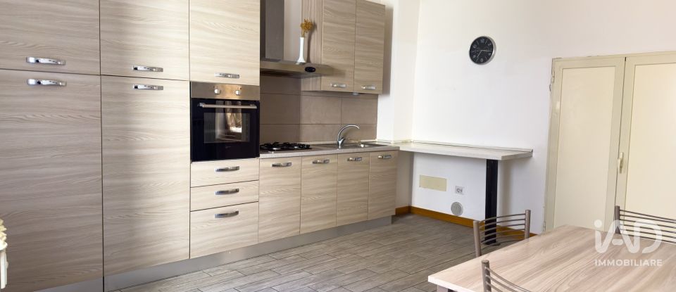 Casa indipendente 3 locali di 105 m² in Bastia Umbra (06083)