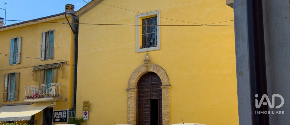 Casa indipendente 3 locali di 105 m² in Bastia Umbra (06083)