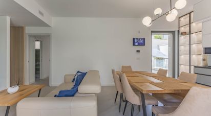 Villa a schiera 7 locali di 254 m² in Bari (70125)