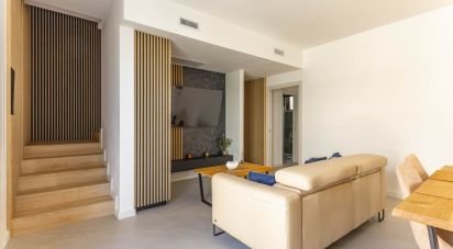 Villa a schiera 7 locali di 254 m² in Bari (70125)