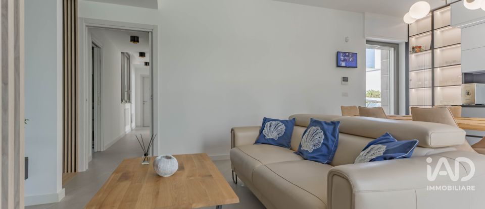 Villa a schiera 7 locali di 254 m² in Bari (70125)