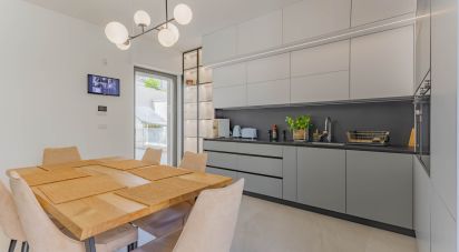 Villa a schiera 7 locali di 254 m² in Bari (70125)