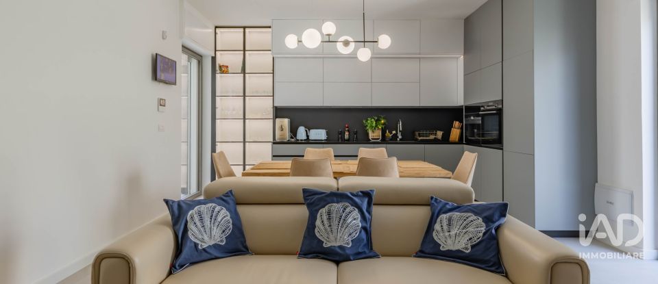 Villa a schiera 7 locali di 254 m² in Bari (70125)