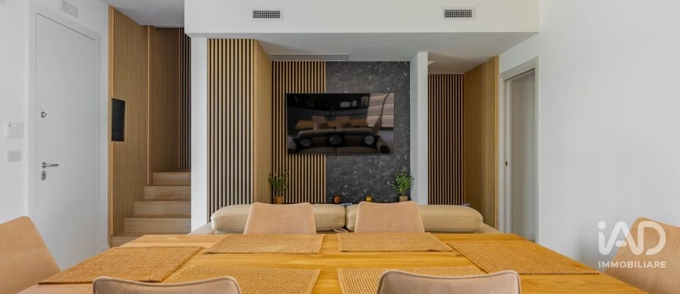 Villa a schiera 7 locali di 254 m² in Bari (70125)