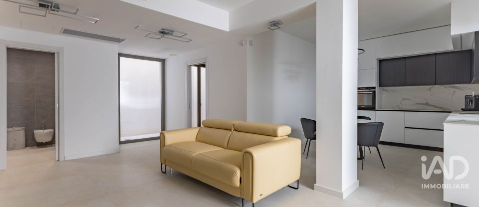 Villa a schiera 7 locali di 254 m² in Bari (70125)