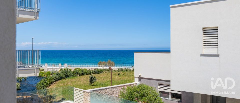 Villa a schiera 7 locali di 254 m² in Bari (70125)