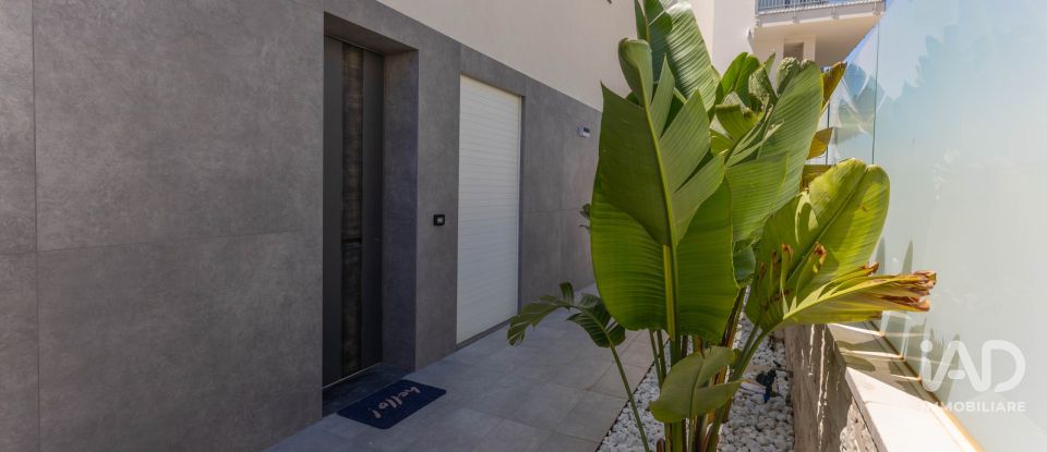 Villa a schiera 7 locali di 254 m² in Bari (70125)