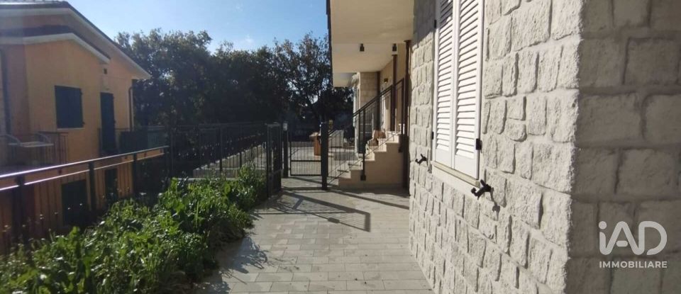 Block of flats 2 rooms of 84 m² in Sirolo (60020)