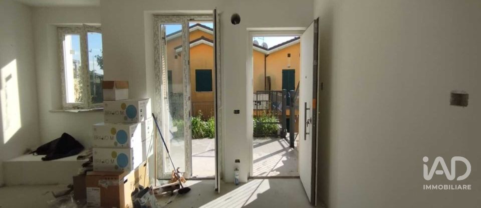 Block of flats 2 rooms of 84 m² in Sirolo (60020)