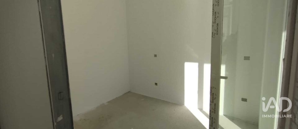 Block of flats 2 rooms of 84 m² in Sirolo (60020)