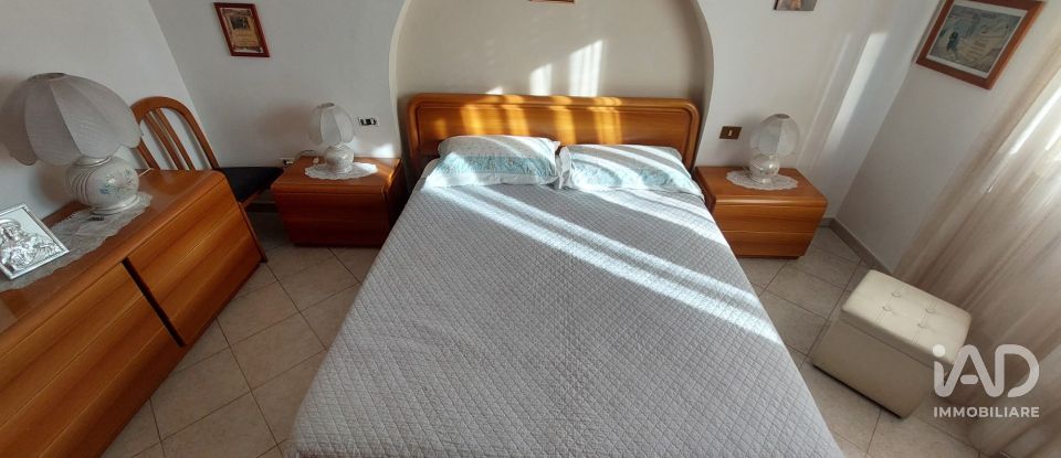 Three-room apartment of 97 m² in Paderno Dugnano (20037)