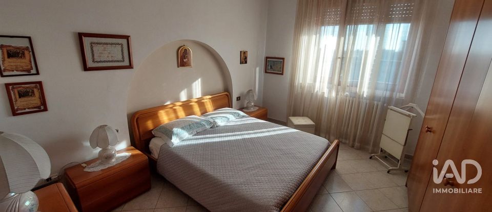 Three-room apartment of 97 m² in Paderno Dugnano (20037)