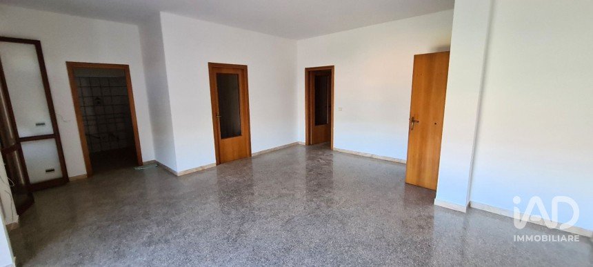 Appartamento 6 locali di 106 m² a Osimo (60027)