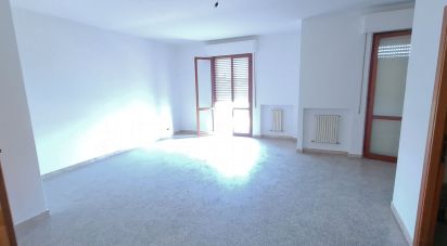 Appartamento 6 locali di 106 m² a Osimo (60027)