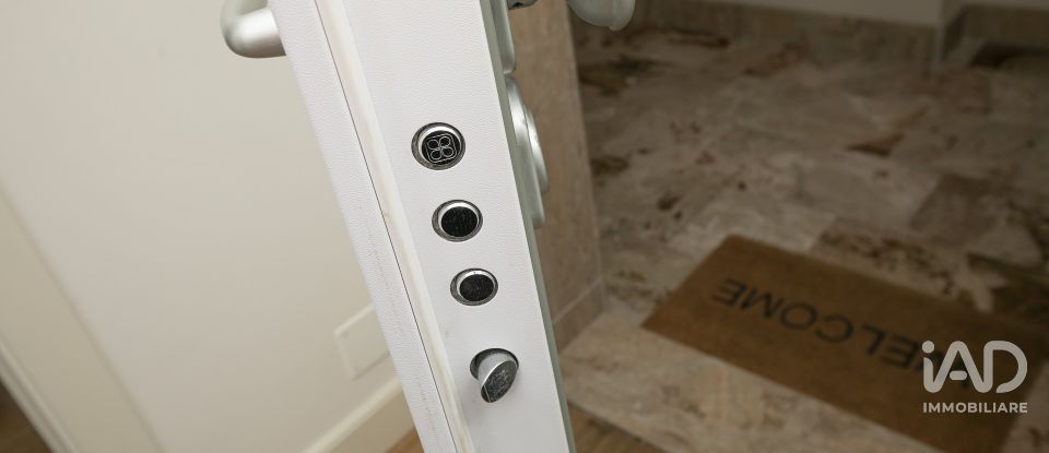 Three-room apartment of 50 m² in Genova (16124)