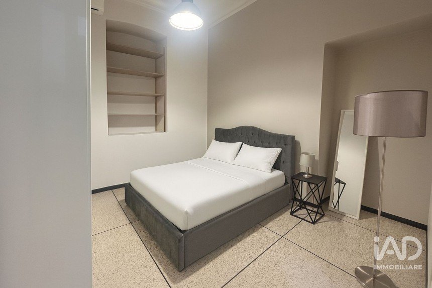 Appartamento 9 locali di 250 m² a Genova (16128)