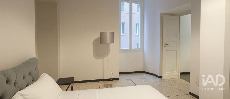 Appartamento 9 locali di 250 m² a Genova (16128)