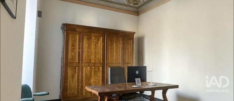 Appartamento 9 locali di 250 m² a Genova (16128)