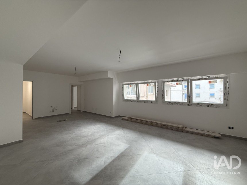 Two-room apartment of 80 m² in Palermo (90143)