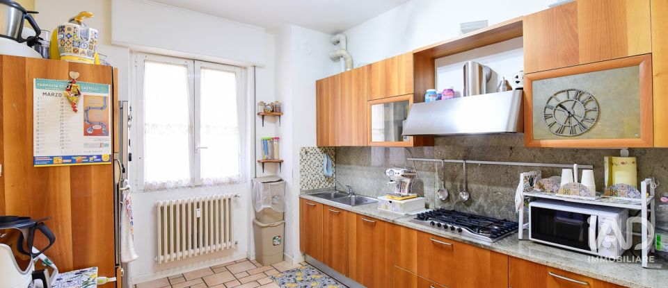 Trilocale di 89 m² a Meda (20821)