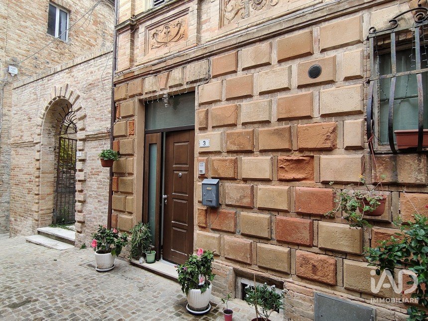 Appartamento 7 locali di 125 m² a Montefiore dell'Aso (63062)